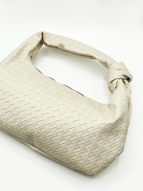 SVNX Woven Grab bag with Knotted Strap in unbleached