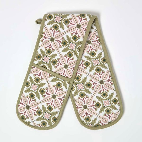 HOMESCAPES Green & Pink Retro 100% Cotton Double Oven Glove