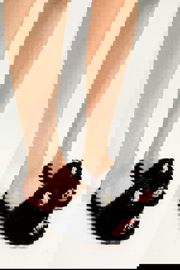 Pretty You London Women's Anya Slider Slippers in Black