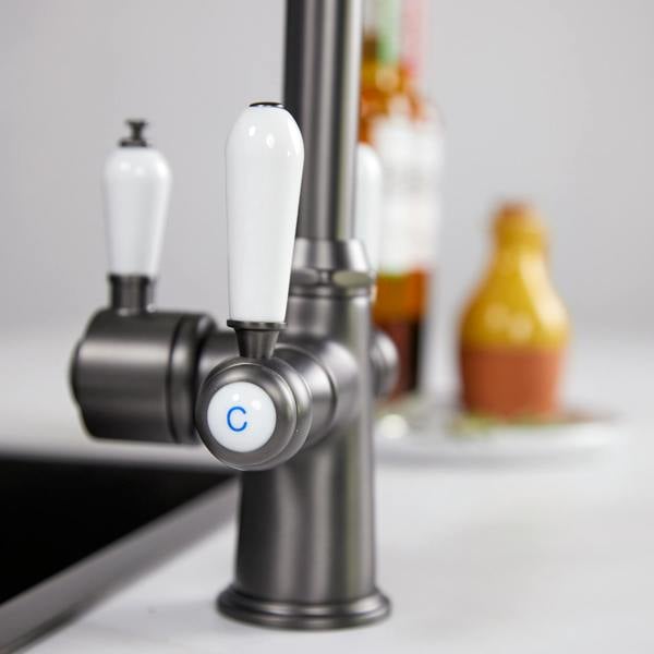 Flode korsa | Traditional Cruciform Style 3 in 1 Instant Boiling Tap | White Ceramic Levers | Gun Metal Finish
