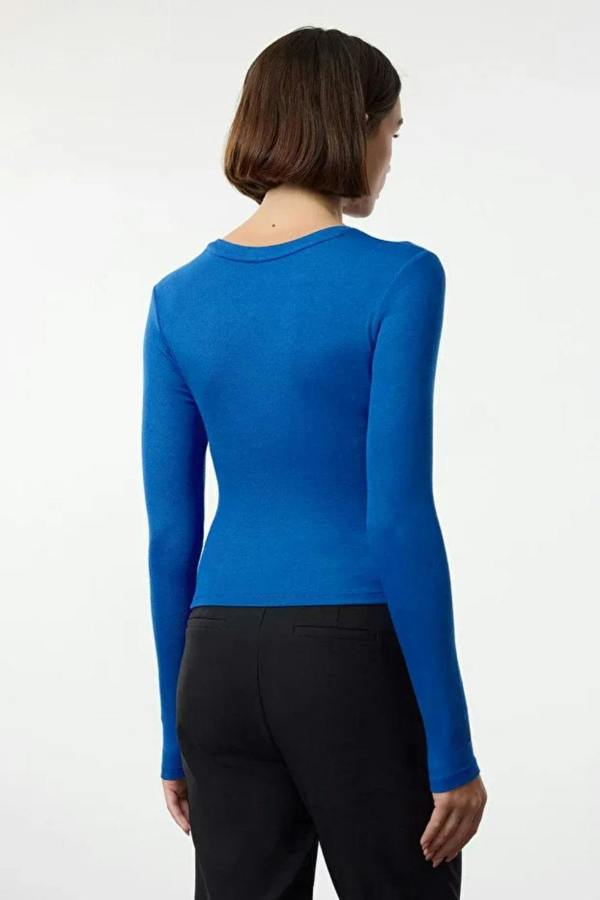 Hoxton Gal Premium Viscose Crew Neck Cropped Stretch Knit Blouse
