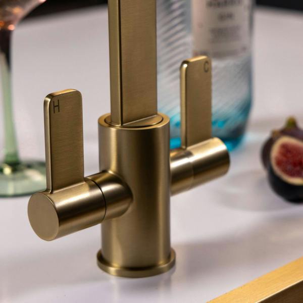 Flode Paddla | Dual Lever Kitchen Tap | Swan Neck Design | Brushed Brass