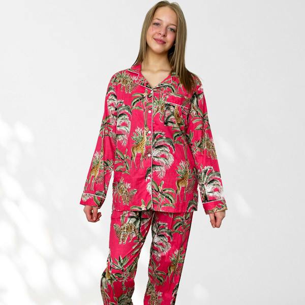 Hayley & Co Giraffe Print 100% Cotton Long Pyjama Set in Pink