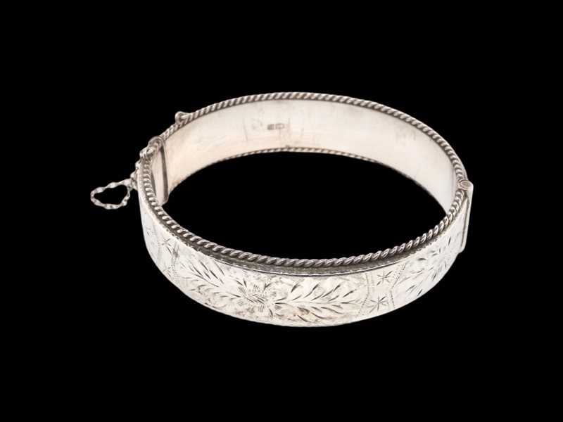 Vintage Tom A traditional sterling silver bangle