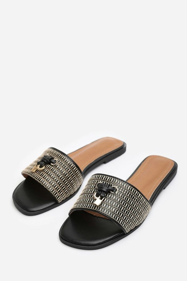 Where's That From Frankii Strap Sandal With Front Straw Strap Lock Detail in Black