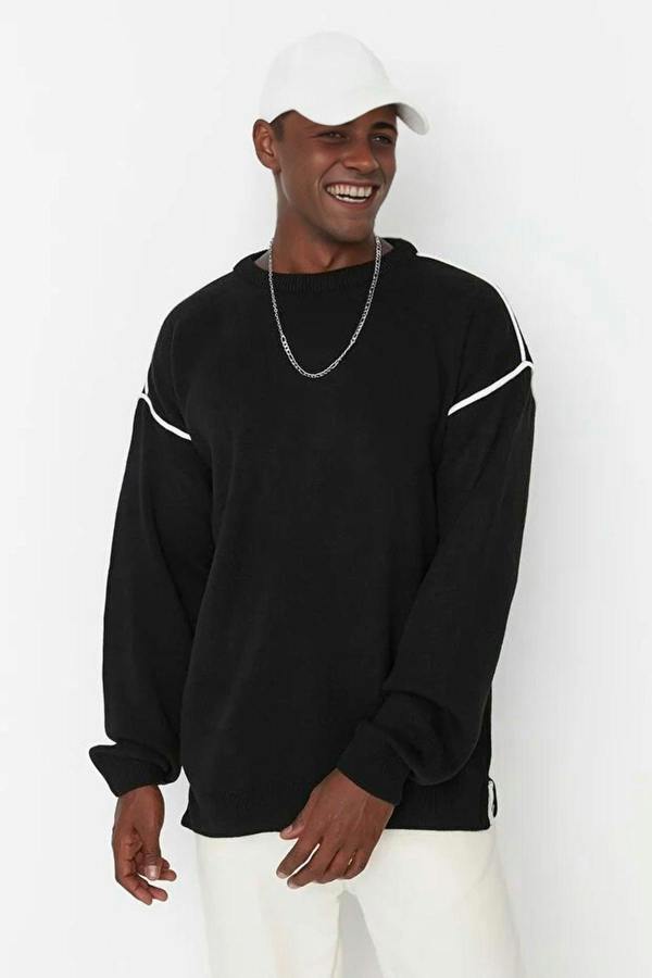 WOVCOR Crew Neck Knit Men's Sweater with Piping Detail