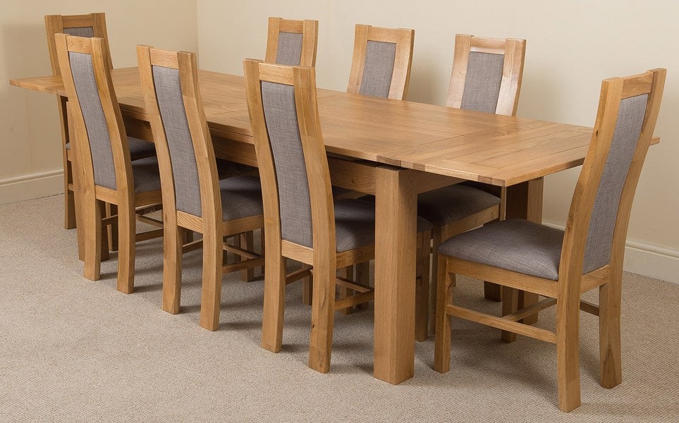 That's Furniture Richmond Large Oak Extending Dining Table with Stanford Oak Chairs