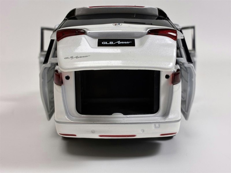 Tayumo Buick GL8 LHD Light & Sounds White 1:32 Scale 32601510