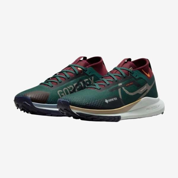 Nike HM9728-300 Sneakers   in  Dark Red