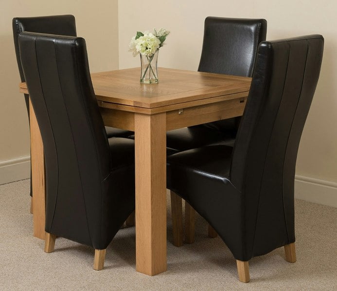 That's Furniture Richmond Small Extending Oak Dining Set with Lola Leather Chairs