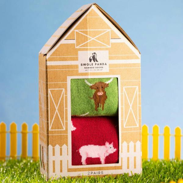 SWOLE PANDA 2-Pack Highland Cows & Pigs Bamboo Socks Gift Box, Red/Green
