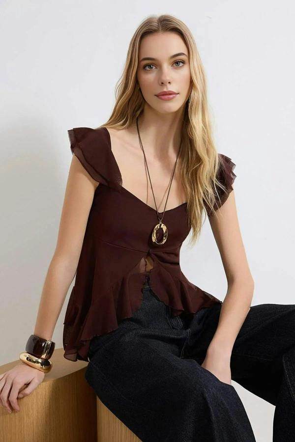 WOVCOR Fitted V-Neck Buttoned Ruffled Tulle Knit Blouse