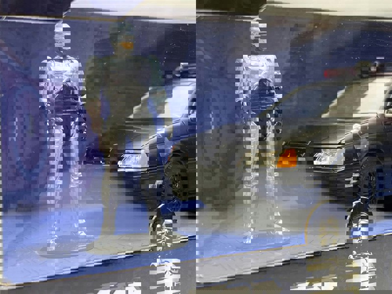 Jada Robocop Figure and OCP Ford Taurus 1:24 Scale Jada 33743 253255060