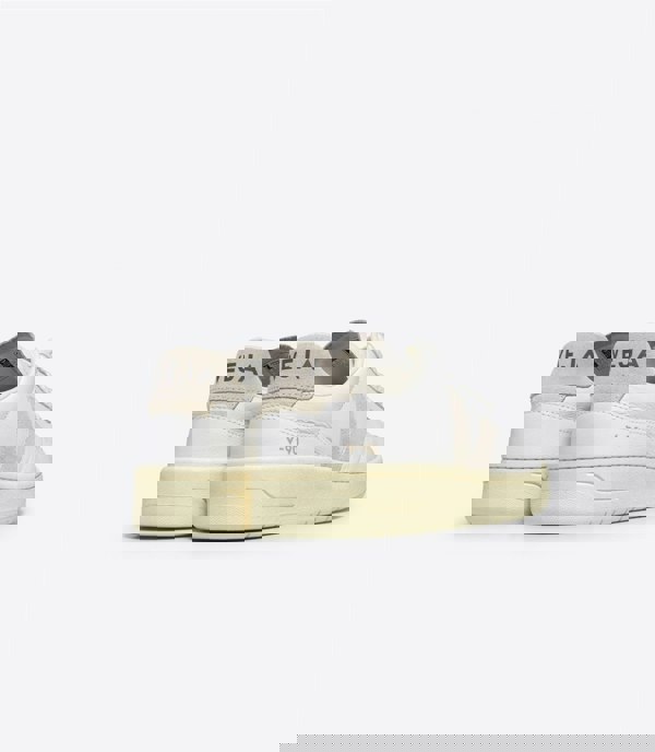 Veja VD2003655A Women's V-90 White/Natural