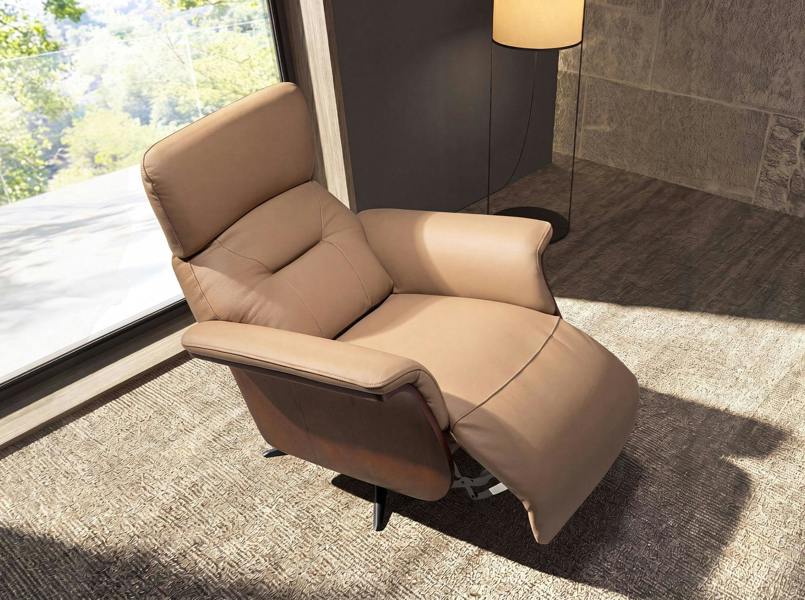 Angel Cerdá Brown leather swivel relax armchair 5198