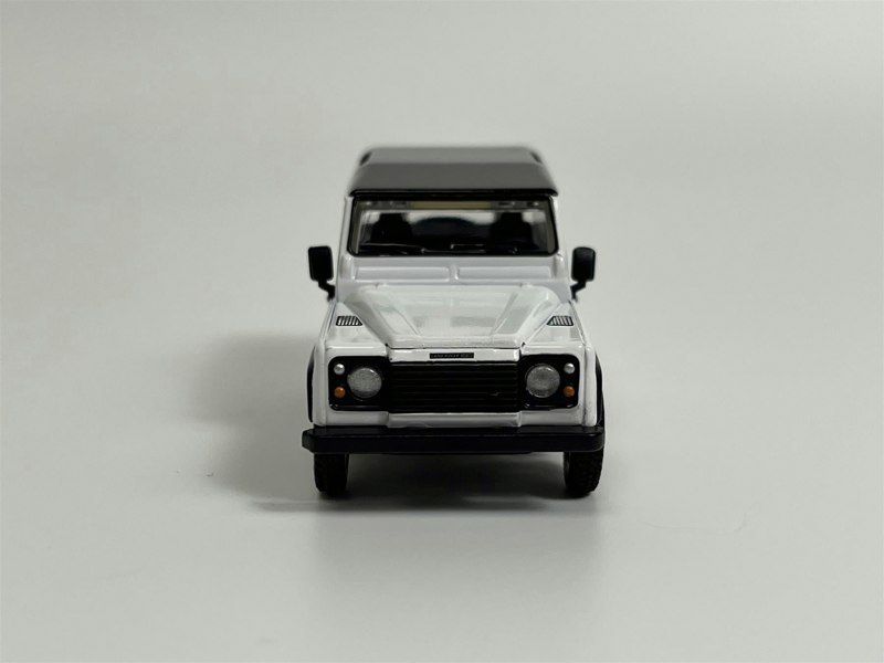 Mini GT Land Rover Defender 90 Wagon White LHD 1:64 Scale Mini GT MGT00378L