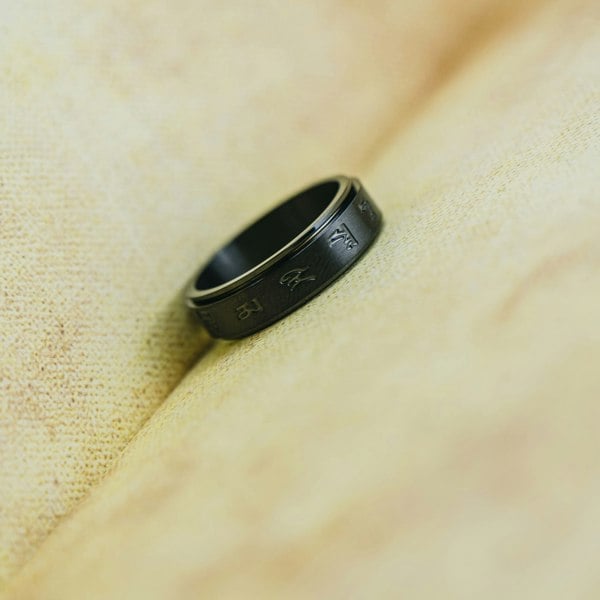 The Colourful Aura 8mm Matt Black Rotating Buddhist Tibetan Spinner Prayer Monk Spinner Ring