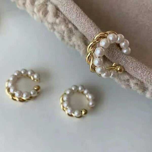 The Colourful Aura Pearl Twisted Metal Ear Cuff Climber Earring