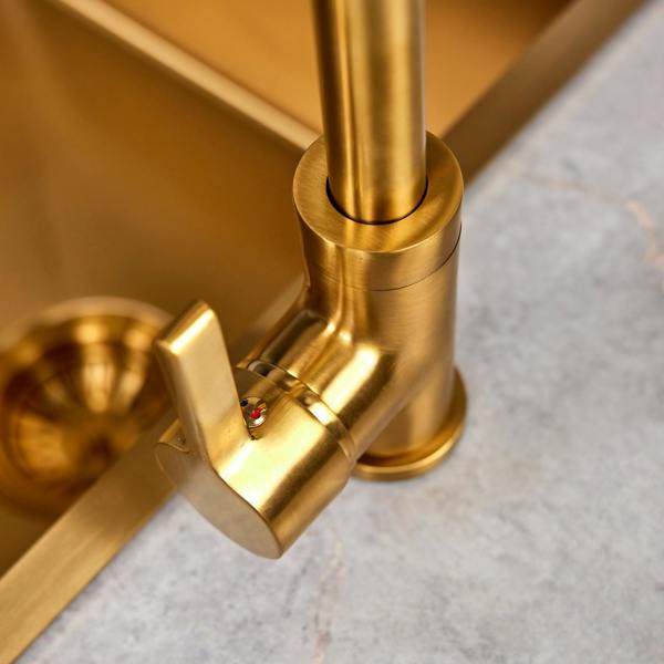 Flode Vättern | Single Lever Kitchen Sink Mixer Tap with Swivel Spout | Swan Neck Design | Gold Finish