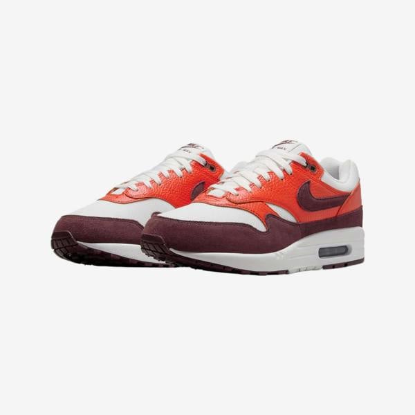 Nike FN6952-102 Sneakers   in  White