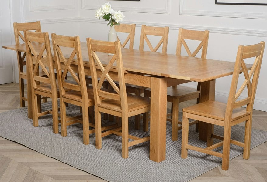 That's Furniture Richmond Large Oak Extending Dining Table with Berkeley Oak Chairs