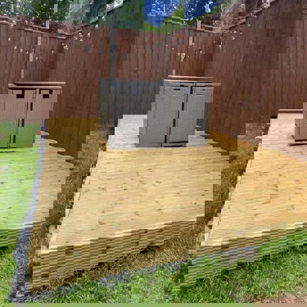 Outdoor deck with furniture, 190813