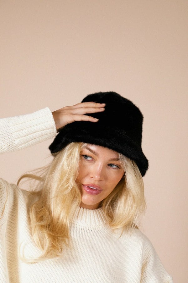 SVNX Soft Textured Bucket Hat In Black