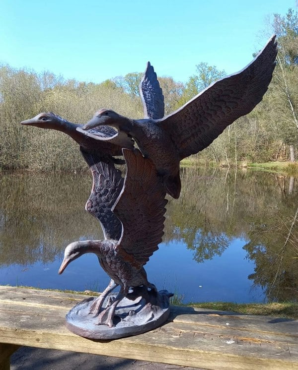 Inspirational Gifting Set of 3 Flying Ducks Garden Sculpture Ornament Decor