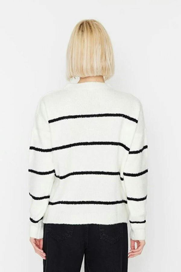 WOVCOR Striped Soft Textured Knit Sweater