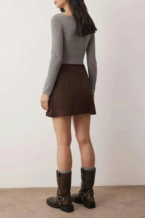 WOVCOR Slit Mini Woven Skirt with Pleat Detail