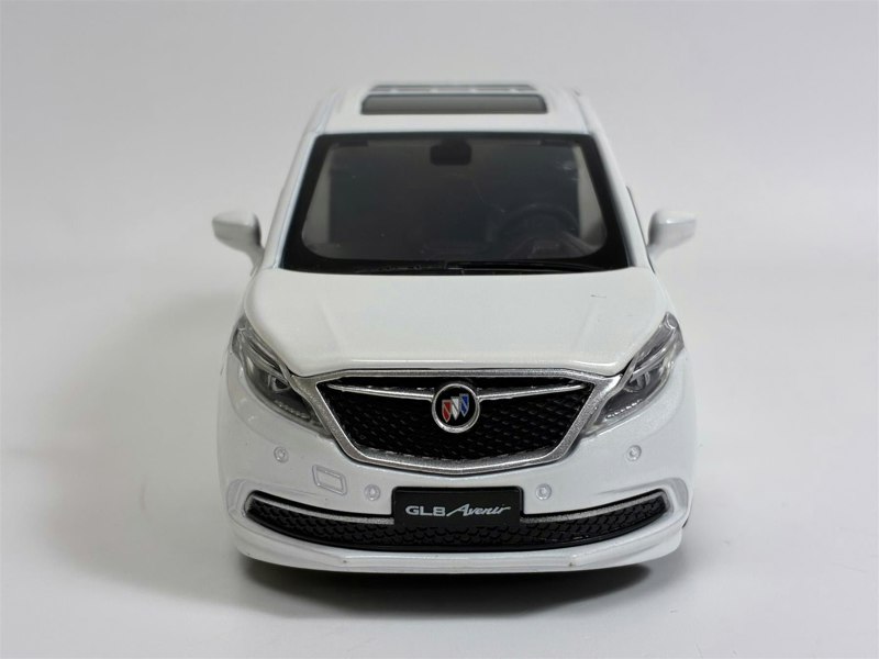 Tayumo Buick GL8 LHD Light & Sounds White 1:32 Scale 32601510