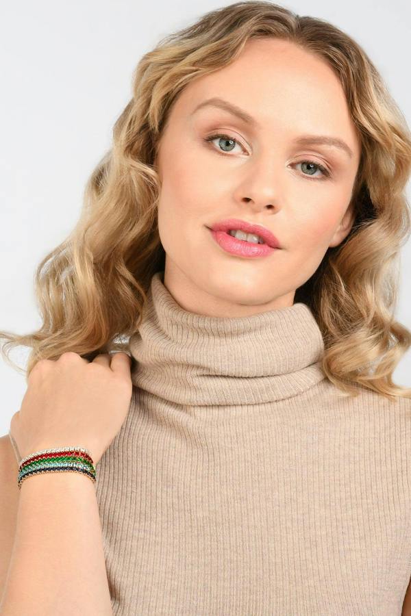 Adjustable Red Bracelet for Women - namana.london