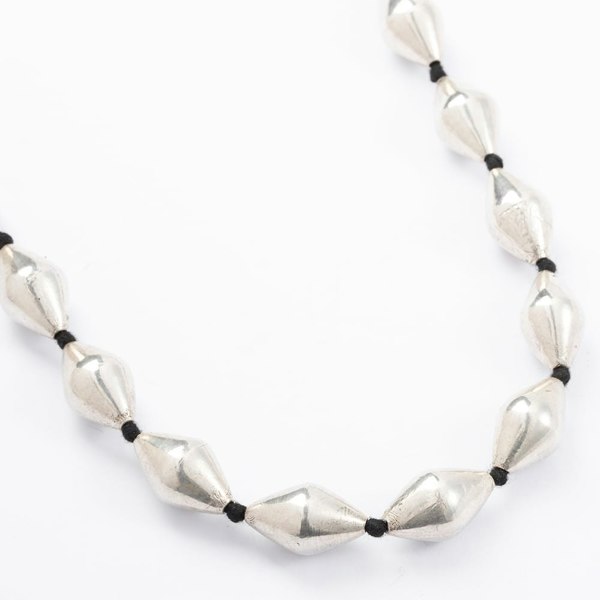 T. H. Baker Silver Giant Bead Necklace NLIS36MB