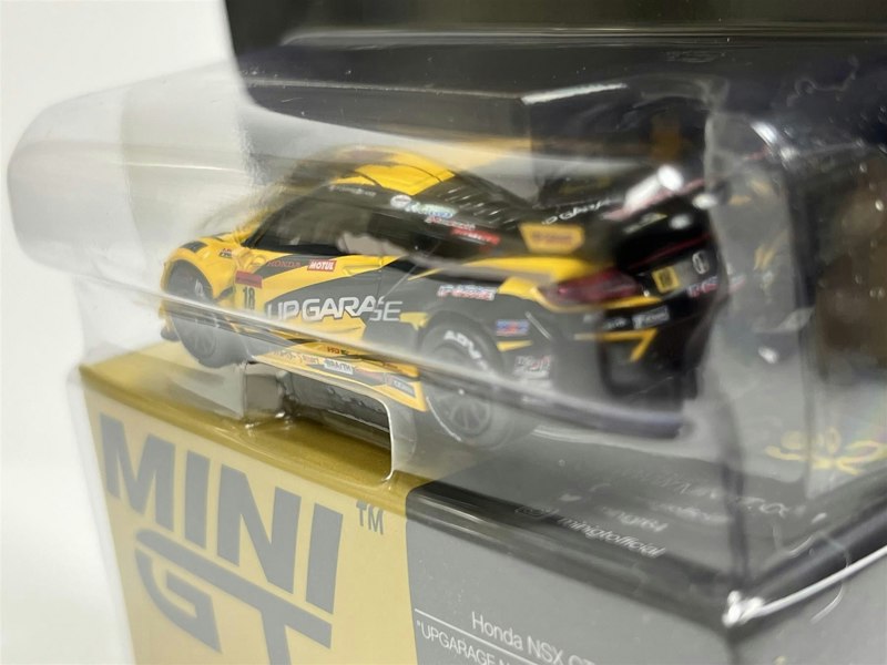 Mini GT Honda NSX GT3 EVO22 #18 Upgarage NSX GT3 1:64 Mini GT MGT00692L