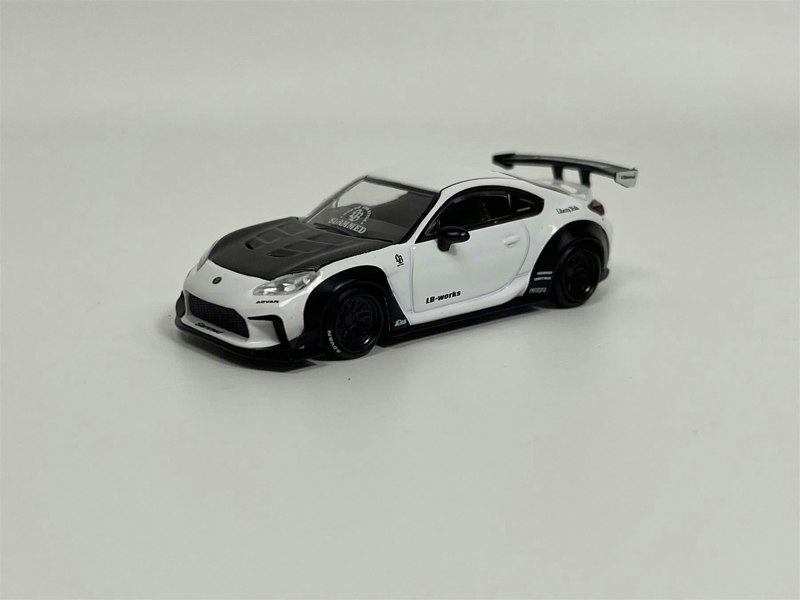 Mini GT Toyota GR86 LB Nation White RHD 1:64 Scale MGT00769R