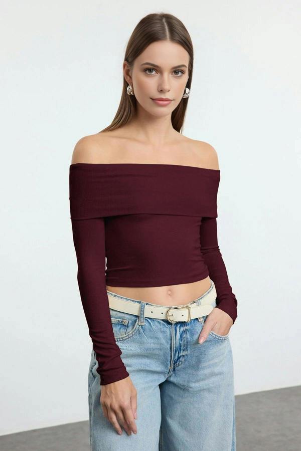 WOVCOR Carmen Collar Crop Knit Blouse