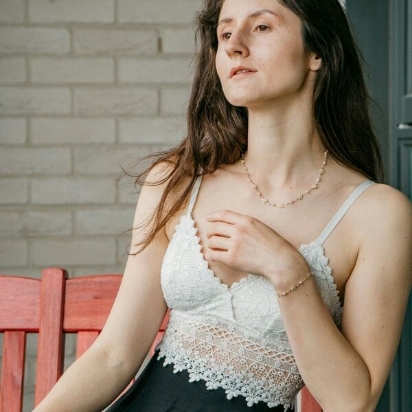 The Colourful Aura Colourful White Indie Boho Daisy Sun Flower Pearl Choker Floral Summer Necklace