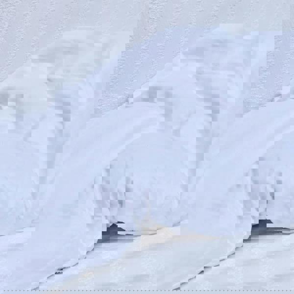 Smart Living Luxury Hotel Quality Reversible Tufted Arch Duvet Cover with Pillowcases - White