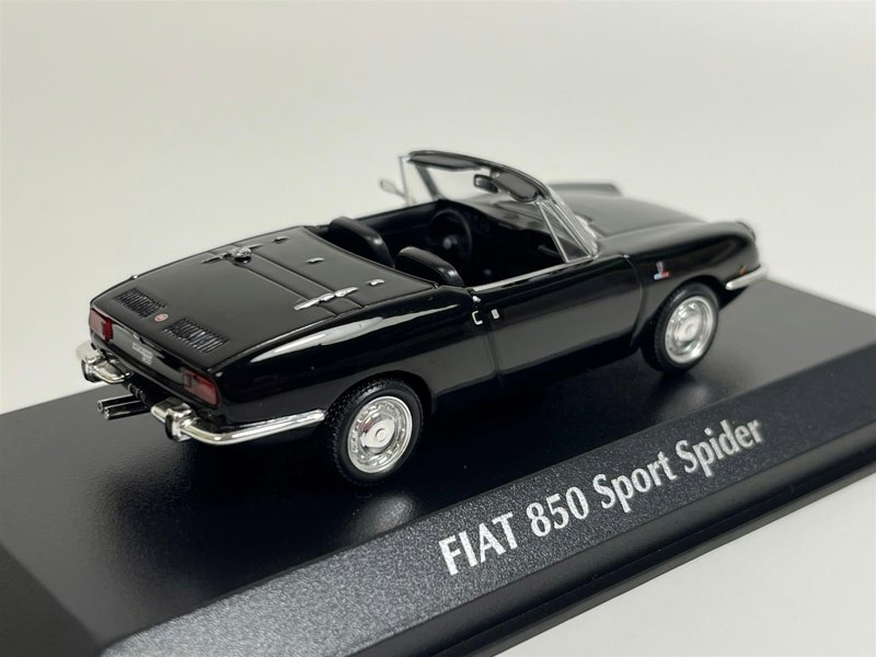 Maxichamps Fiat 850 Sport Spider 1968 Black 1:43 Scale Maxichamps 940121231