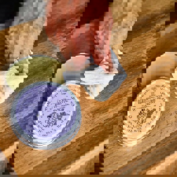 Lint-free cloths on table