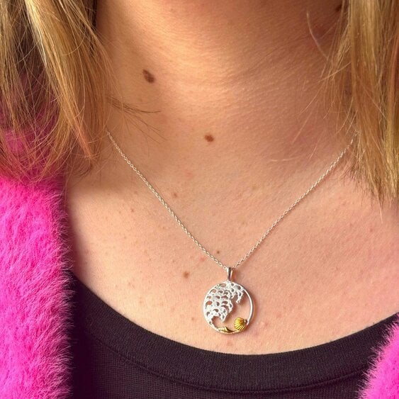 Reeves & Reeves Ocean Wave Necklace