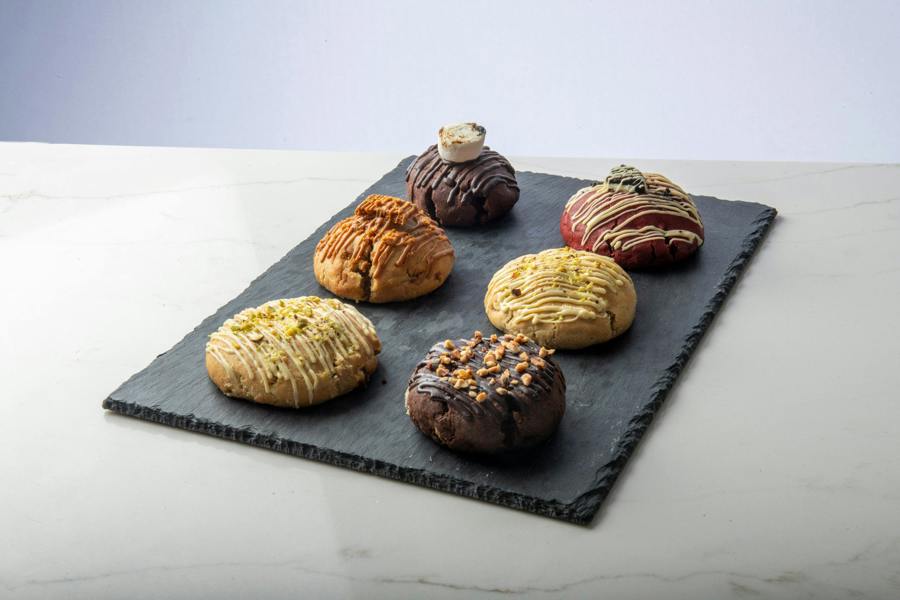 Eggless Stuffed Cookie Selection Box – 6 Mixed Cookies