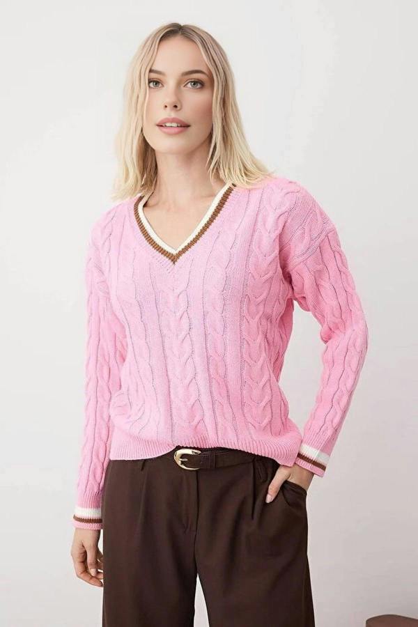 WOVCOR Cable Knit V Neck Jumper