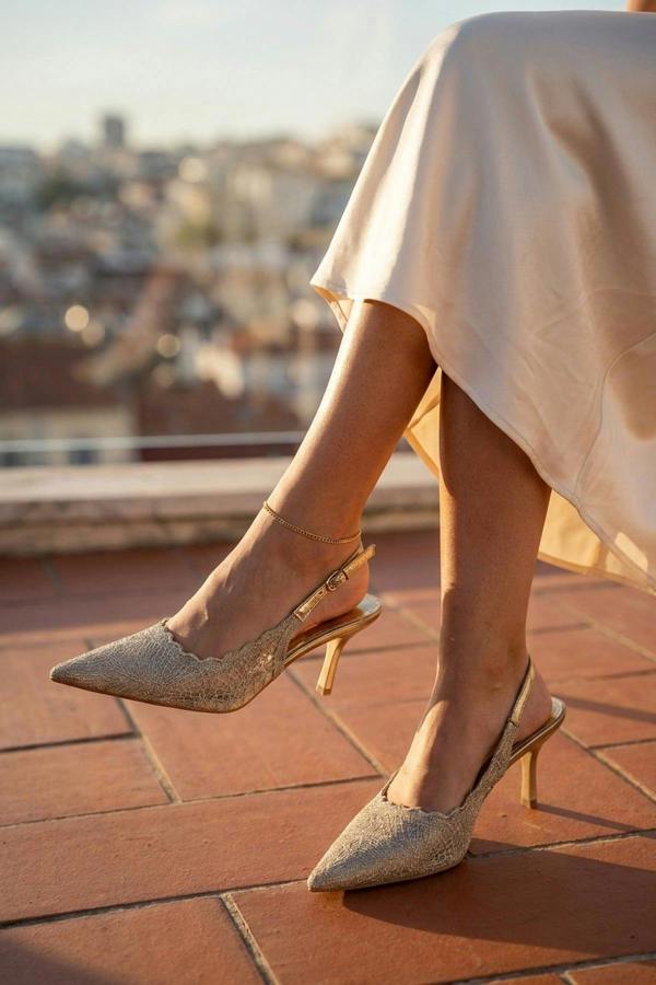 Saoirse Pointed Toe Lace Slingback Heels - Gold