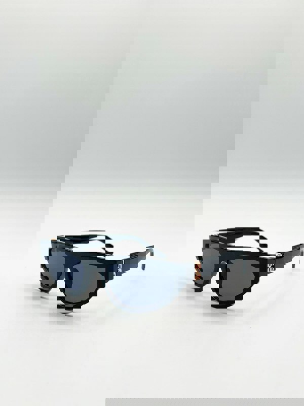 SVNX Retro Oval Sunglasses in Black