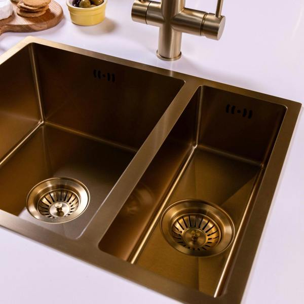 Flode Möckeln l 1.5 Bowl Stainless Steel Kitchen Sink l Inset or Undermounted  l Strainer Waste Supplied l Brushed Brass Finish