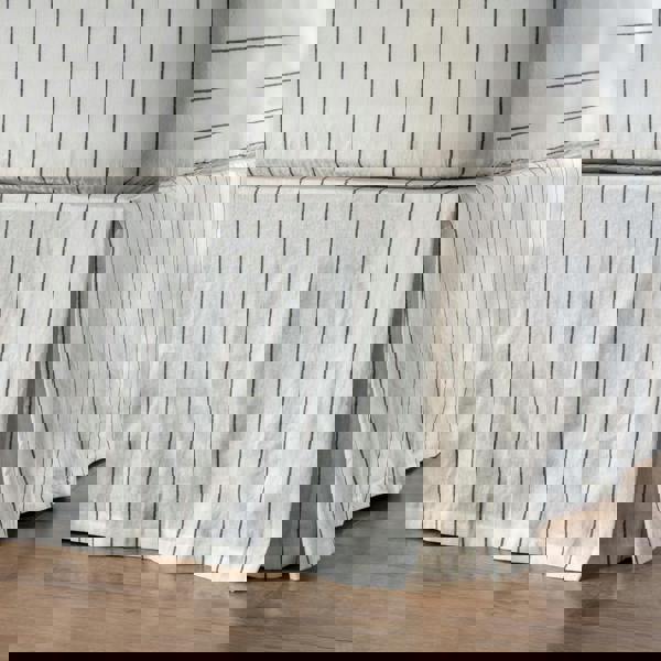 Soak&Sleep White / Blackberry Pinstripe Blended Linen/Cotton Bed Valance