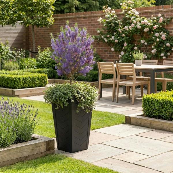 Nicoman Savana Black Chevron Recycled Rubber Plant Pot