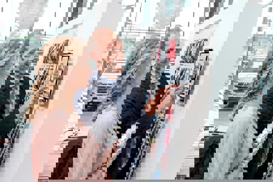 Durable Universal Aluminium Tablet Holder iPad Wall Mount | Lockable & Rotatable