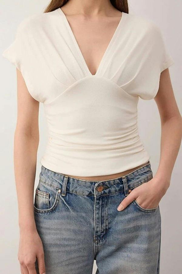 WOVCOR Fitted Gathered Detail Knitted Blouse